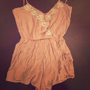 Love Tree Size Small Mauve & White Floral Romper